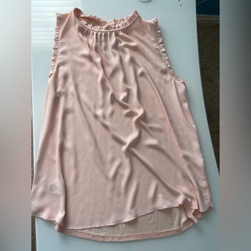 Loft Pastel Light Pink Sleevelss Ruffle Neck Line Blouse Large L